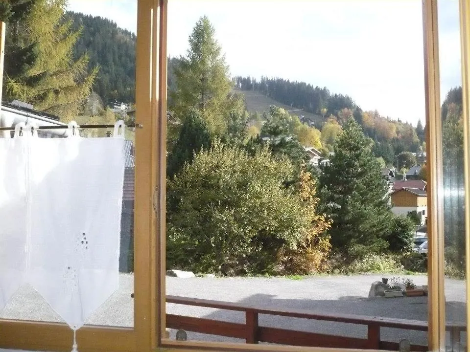 Demi-Chalet L'Ancolie -- Prox Pistes Les Carroz d'Araches Appartement